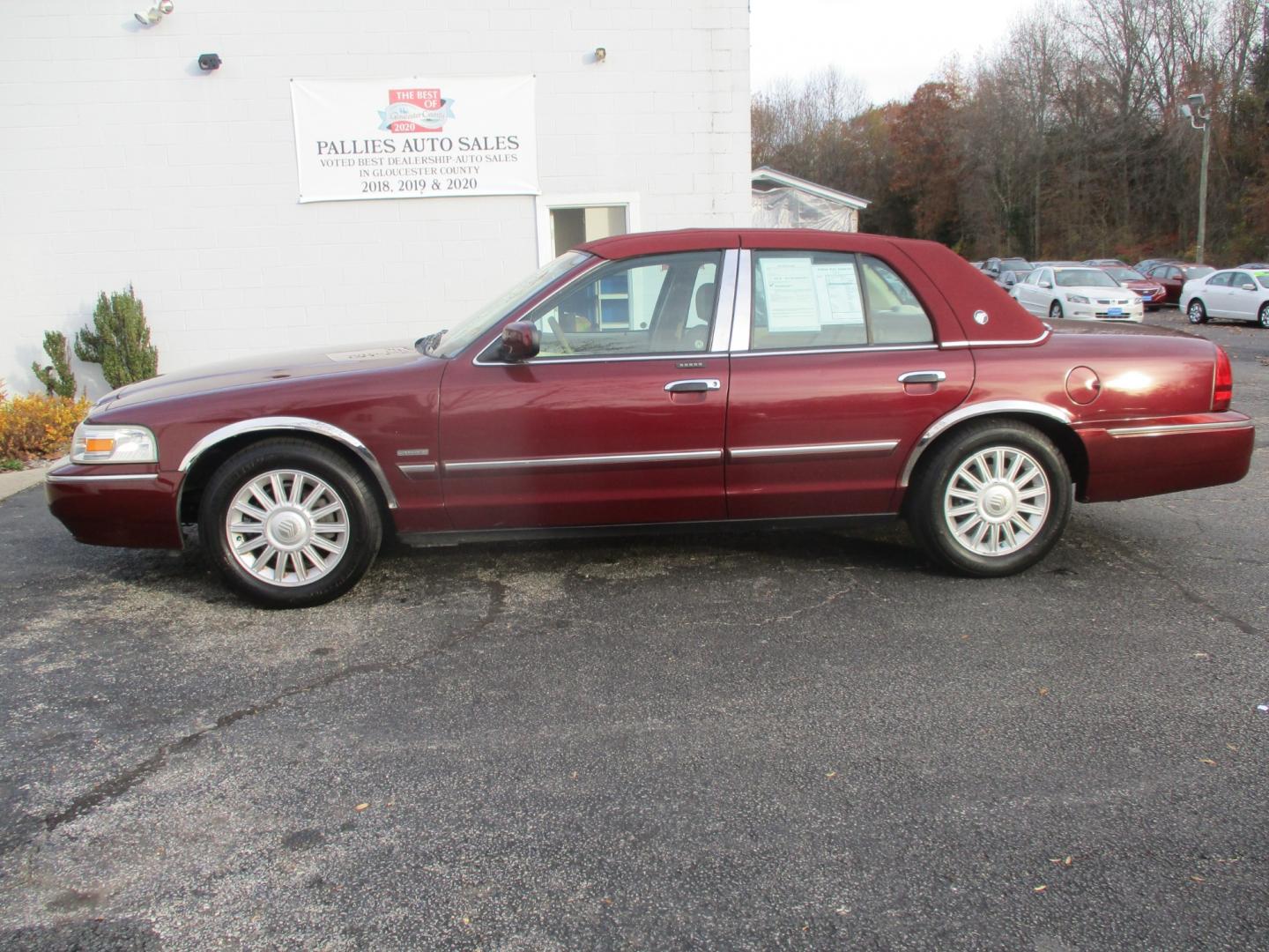 2009 MAROON Mercury Grand Marquis (2MEHM75V09X) , AUTOMATIC transmission, located at 540a Delsea Drive, Sewell, NJ, 08080, (856) 589-6888, 39.752560, -75.111206 - Photo#2